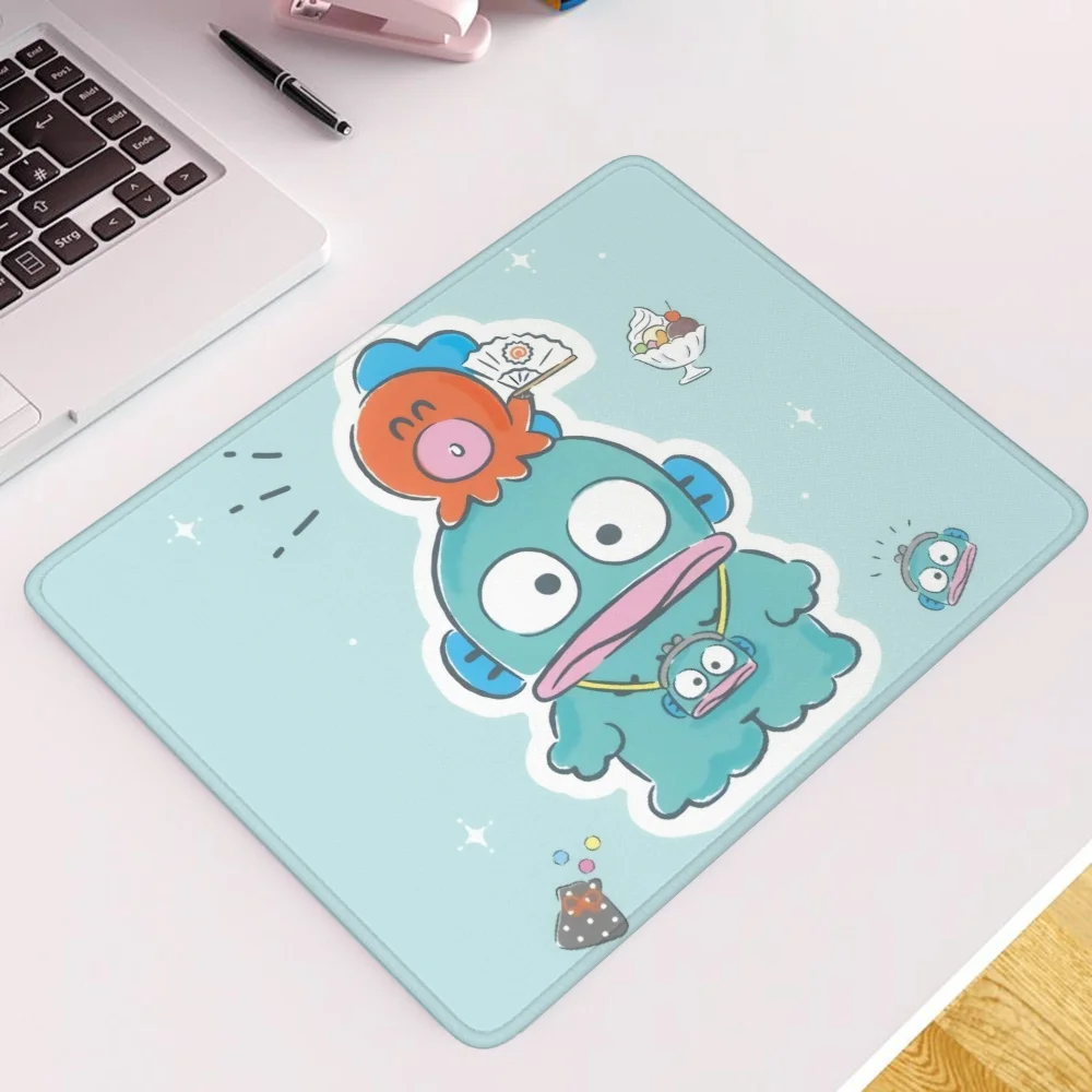 Hangyodon Desk Accessory Small Gaming Mouse Pad Anime Pc Accessories Game Mats Computer Mat Mousepad Company Gamer Girl Mause