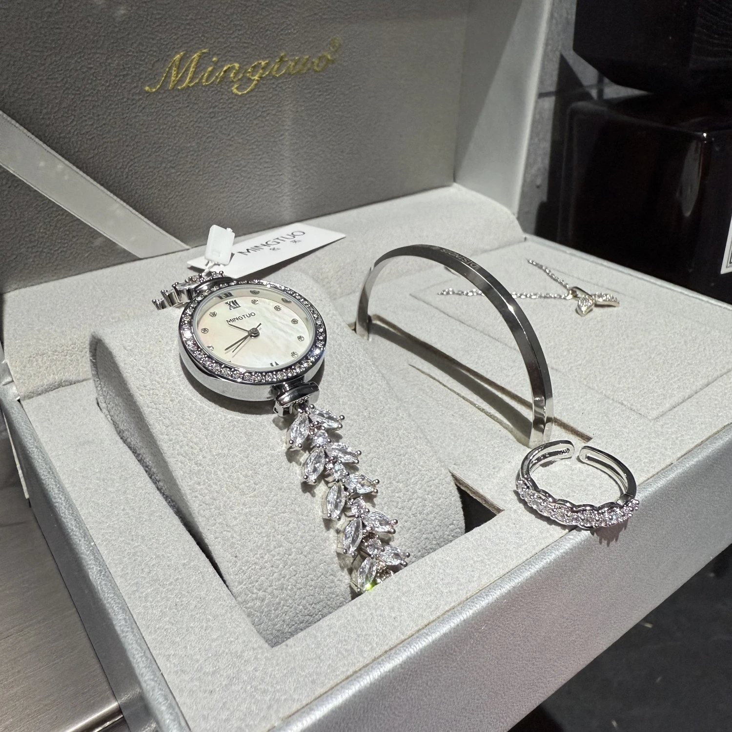 Mermaid Design Full Diamond Women's Watch Top Luxury Fashion Personality Quartz Watch Niche Casual Daily Bracelet Women's Watch