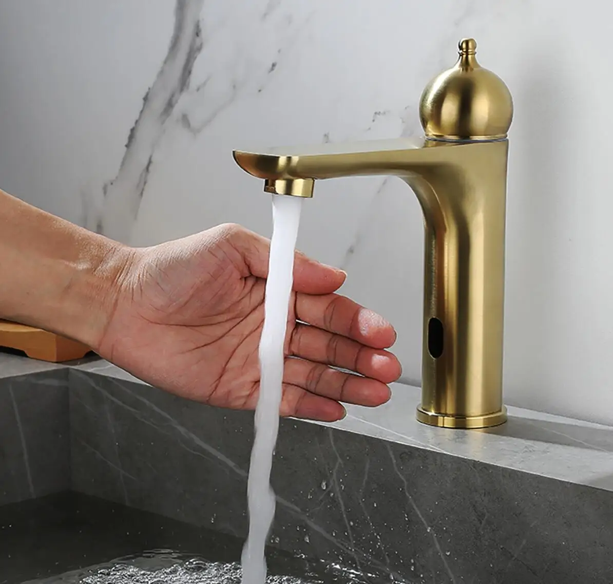Deck Mounted 304 Stainless Steel Automatic Sensor Faucet Basin Touchless infrared Faucet Brushed Gold Hot Cold Sensor Faucet