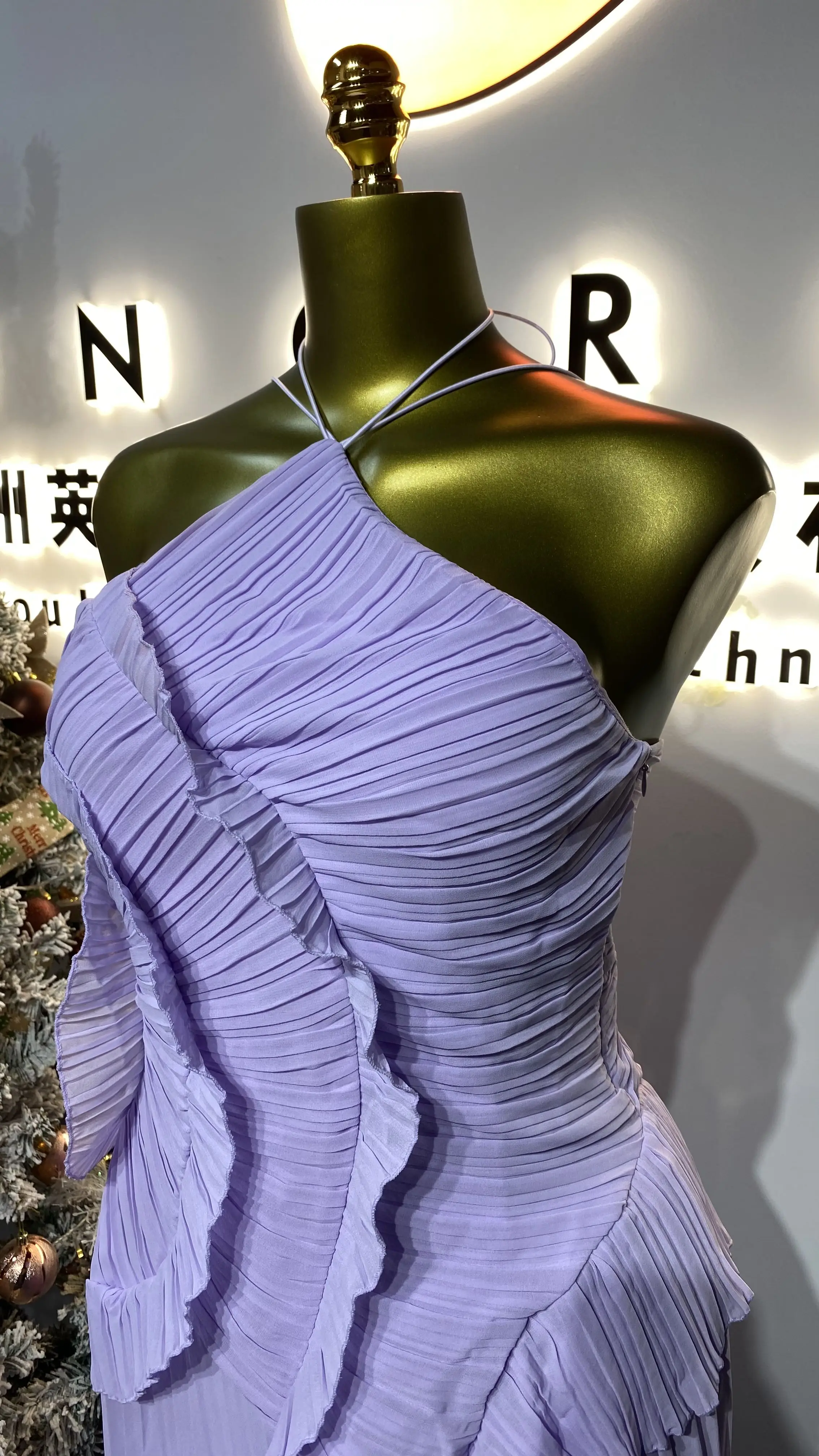 فستان ماكسي متعدد الطبقات على الطراز الأوروبي والأمريكي لفصل الربيع باللون الأرجواني مكشكش بدون ظهر متعدد الطبقات للحفلات-GZXX198