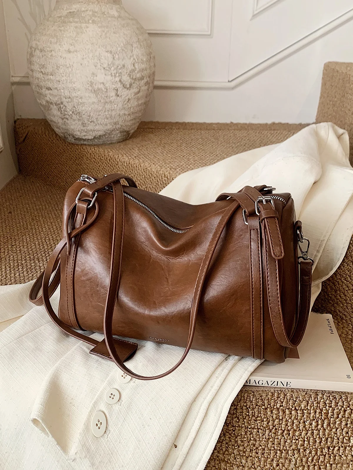 

Vintage Large Capaci Women's oulder Crossbody Bag Faionable Commuter Handbag Boston Bag Casual Simple Sle Tote Bag