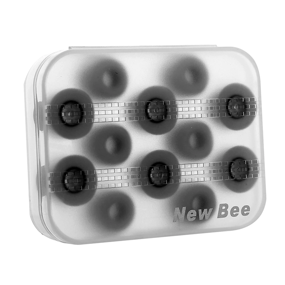 وسادات أذن متوافقة مع أطراف إسفنجية عازلة للضوضاء، وسادة معززة لتجربة الموسيقى، أغطية أذن مدمجة وخفيفة الوزن لسماعات الأذن