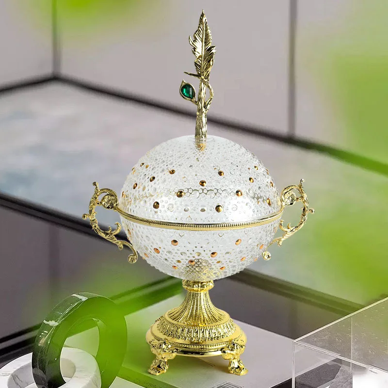 Soft decoration model room, home living room, dining table, coffee table, high-end glass fruit plate ornaments