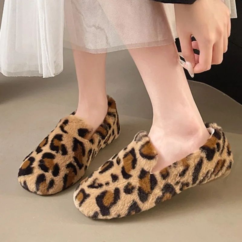 

Leopard Women Fluffy Flats Shoes 2025 Winter Fashion Casual Sneakers Designer Elegant Cozy Soft Loafers Shoes Walking Zapatillas