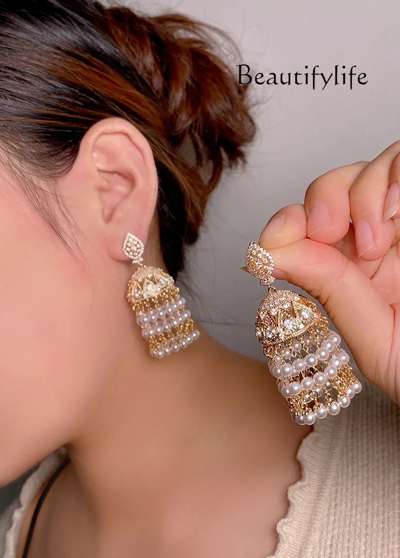 Light luxury fringed earrings, all-zircon retro and exquisite, suitable for daily banquets and wedding temperament