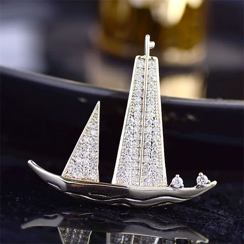 1pc Trendy Sailboat Shaped Brooch for Women Fashion Luxury Rhinestone Boat Brooches Pins Jewelry Clothing Accessories Gifts 2024