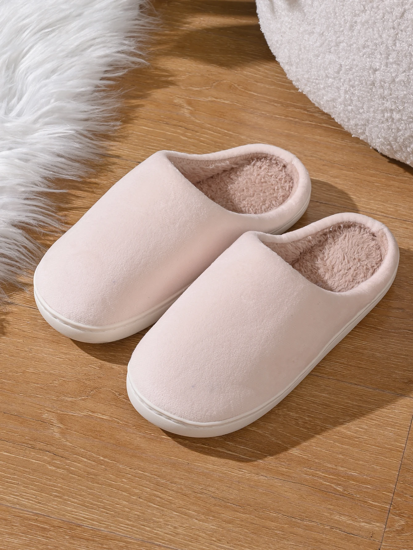 ฤดูใบไม้ร่วงฤดูหนาวรองเท้าแตะผ้ากำมะหยี่สีทึบ,บ้านพักผ่อนและเดินกลางแจ้งหนาพื้นรองเท้าแบบนุ่มคู่รองเท้าแตะขนาดใหญ่