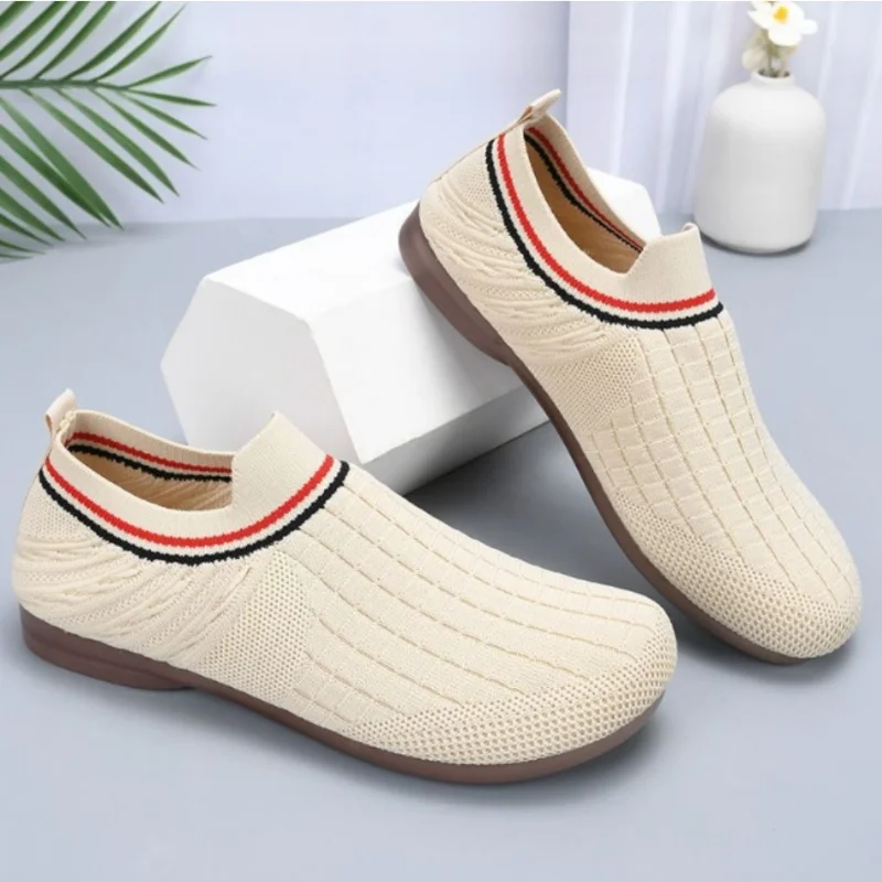 2024 New Elastic Flyknit Flat Shoes Lightweight Breathable Soft Comfortable Versatile Casual Shoes For Walking Traveling