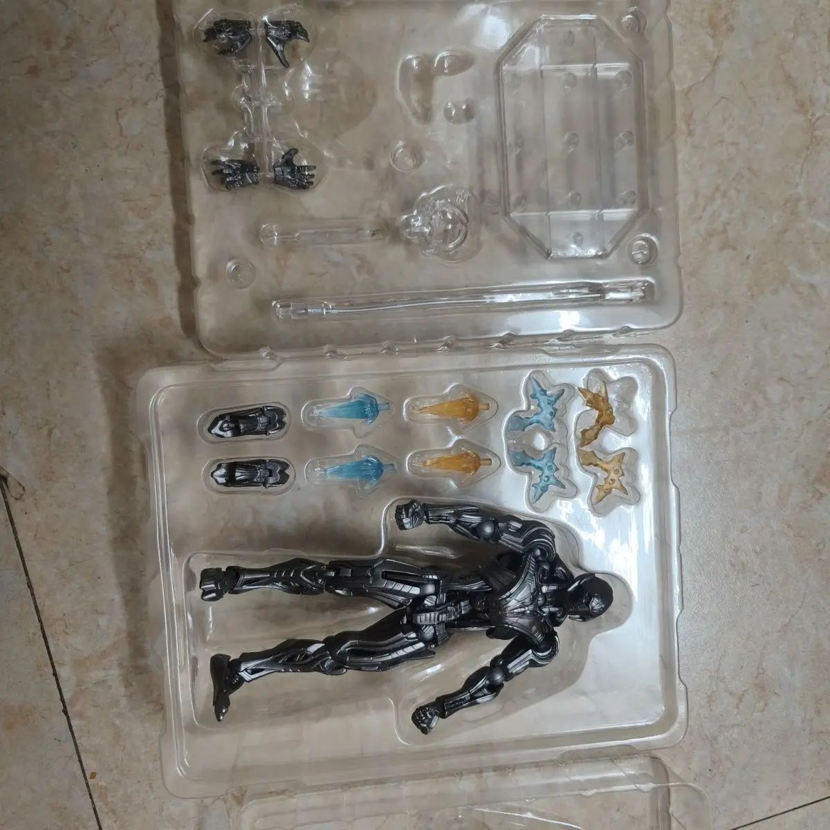 17cm Figurka Akcji Ultron Avengers Kaiyodo Niesamowita Figurka Anime Pvc Ko Modele Personalizowana Statuetka Żołnierza Kolekcjonerska Zabawka Prezent