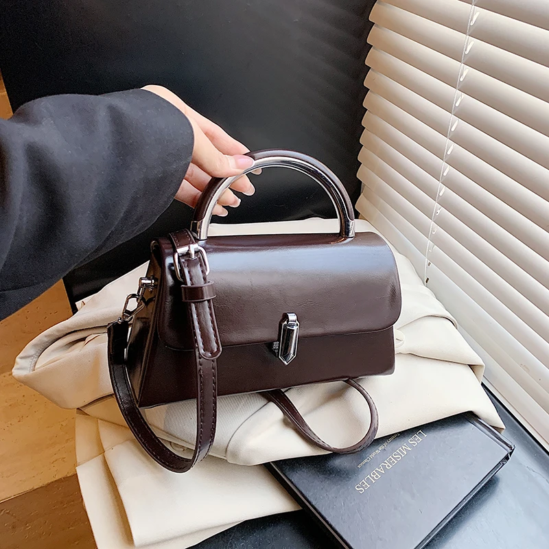 

Fashionable Minimalist Messenger Bag Women Elegant Vintage Leather Crossbody Purse Parisian Design Solid Color Tote Handbag