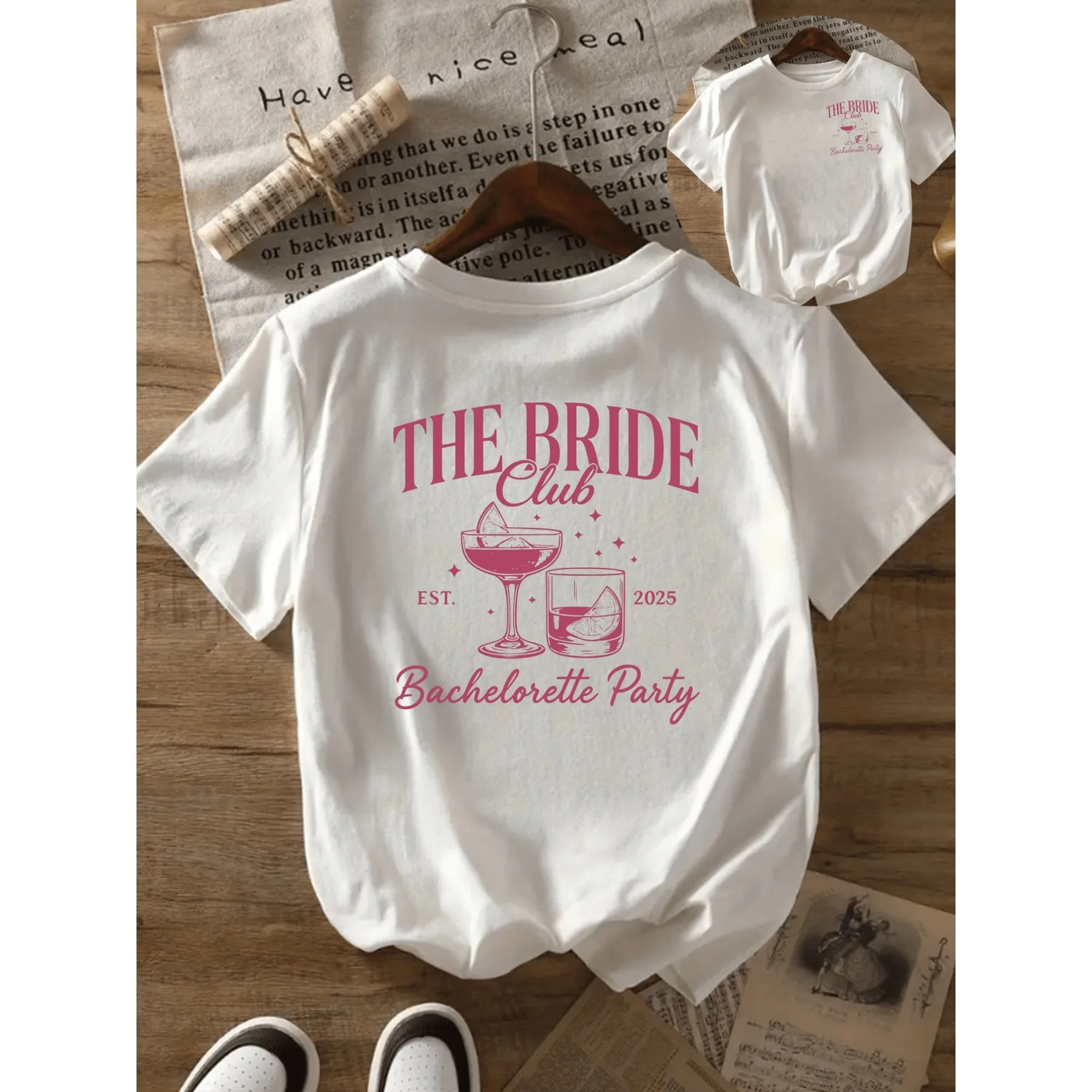 Dames "The Bride Club" grafisch T-shirt wit met roze letters wijnglas ontwerp perfect voor lente zomer bruiloftsgasten - afbeelding 2