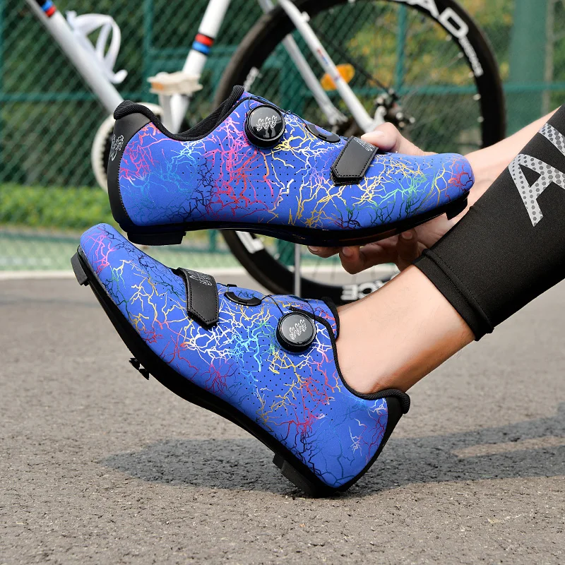 Zapatillas de ciclismo profesionales para hombre y mujer, zapatos Unisex de suela dura con patrón de rayo sin cerradura para ciclismo de montaña y carretera