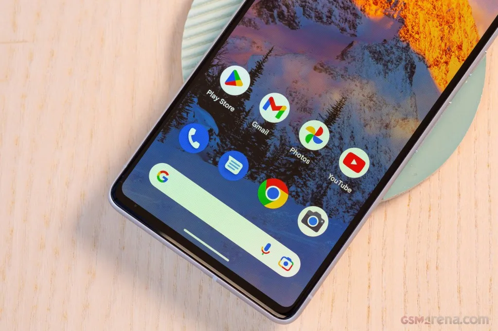 Google Pixel 7 5G 6.3" 90Hz AMOLED Display Google Tensor G2 (5 nm) 50MP+12MP 4355mAh Battery 20W Wired