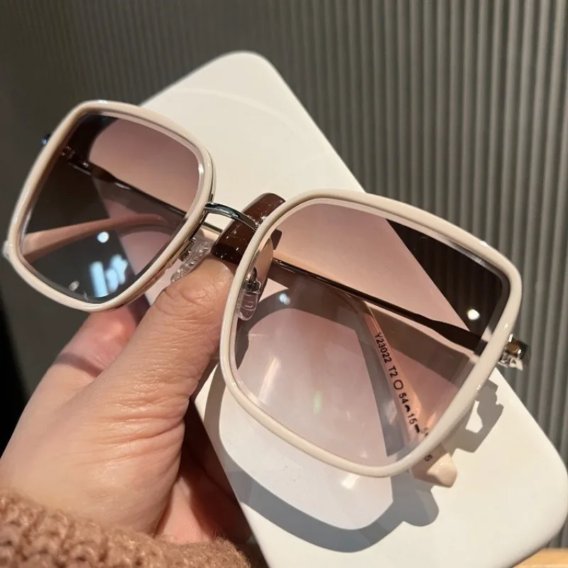New Outdoor Leisure Sunglasses Women Square Sun Glasses Women's Fashion Personality Shades Gradient Eyewear UV400 Gafas De Sol