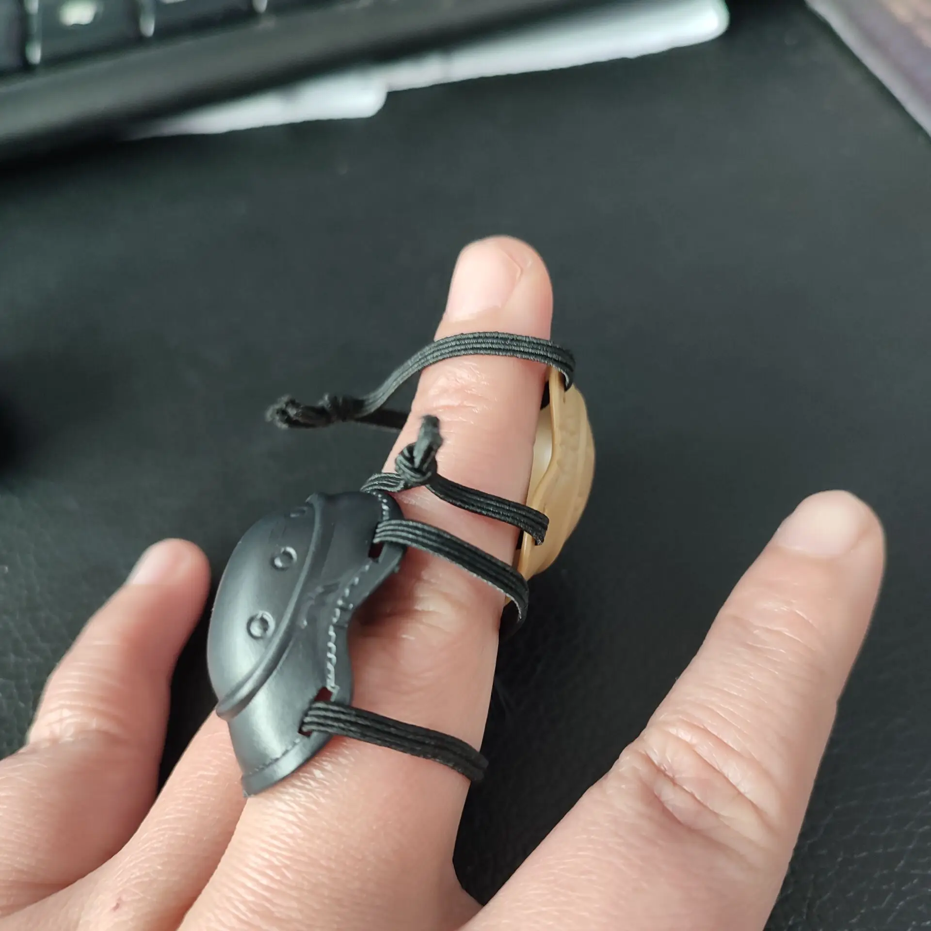 1:6 Action Figure accessori parti del soldato ginocchiera fango/nero ginocchiera modello Fit maschio femmina corpo bambola regalo da collezione