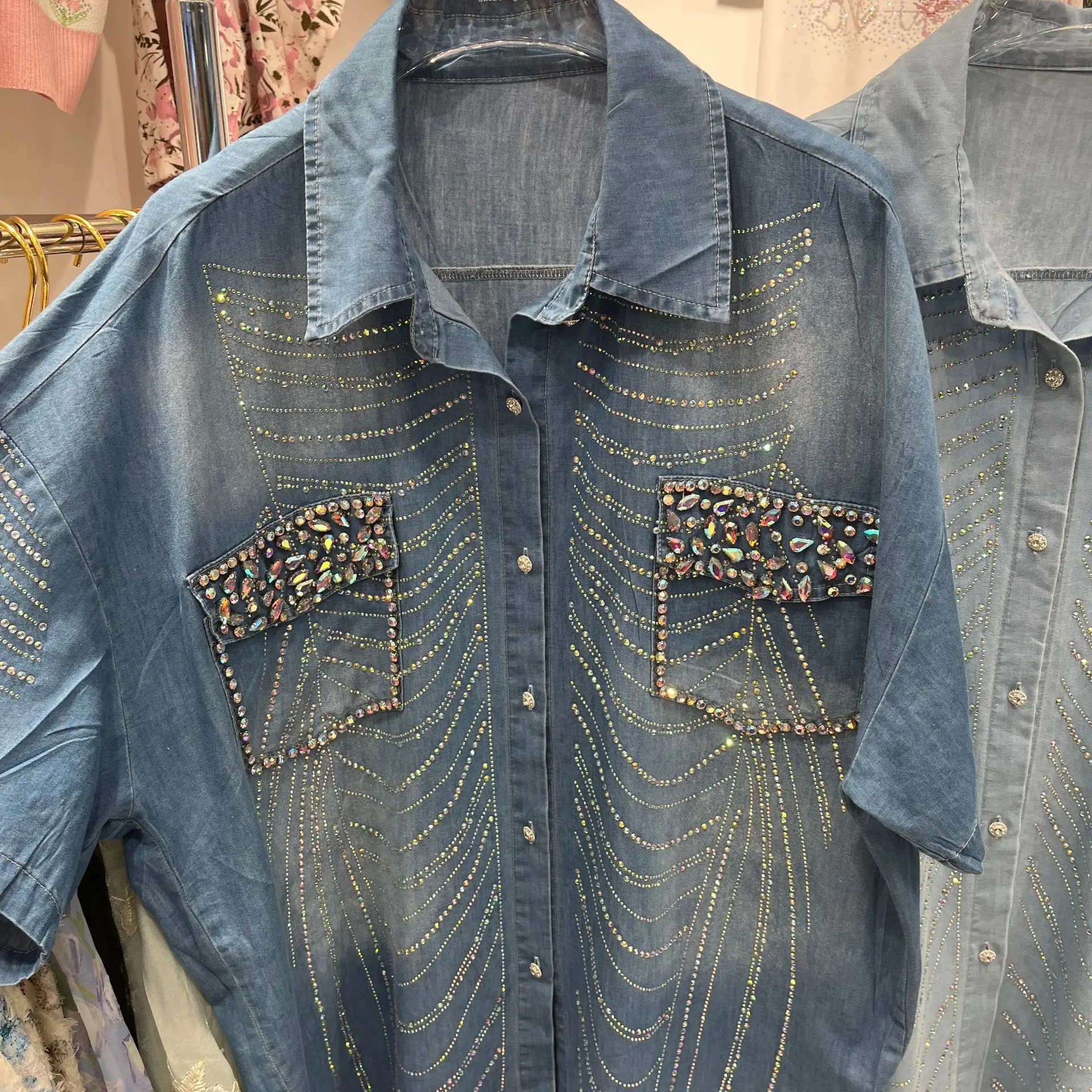 Exquisite Rhinestone Short Sleeve Denim Shirt for Women 2024 Spring and Summer New Street Cool Girl Lapel Single Breasted Top