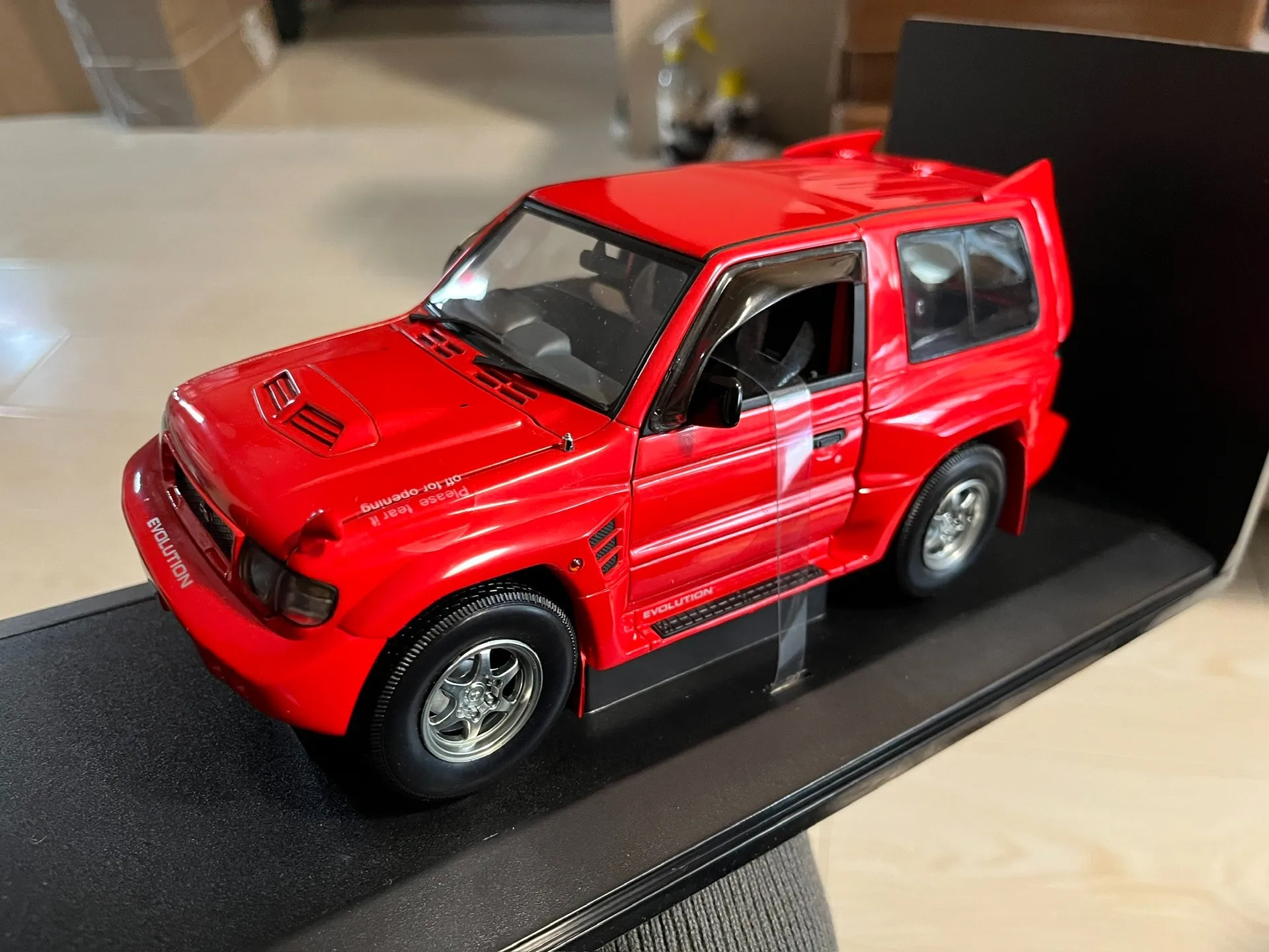 Autoart 1:18 Pajero Evo Simulation Limited Edition All Open Alloy Metal Static Car Model Toy Gift