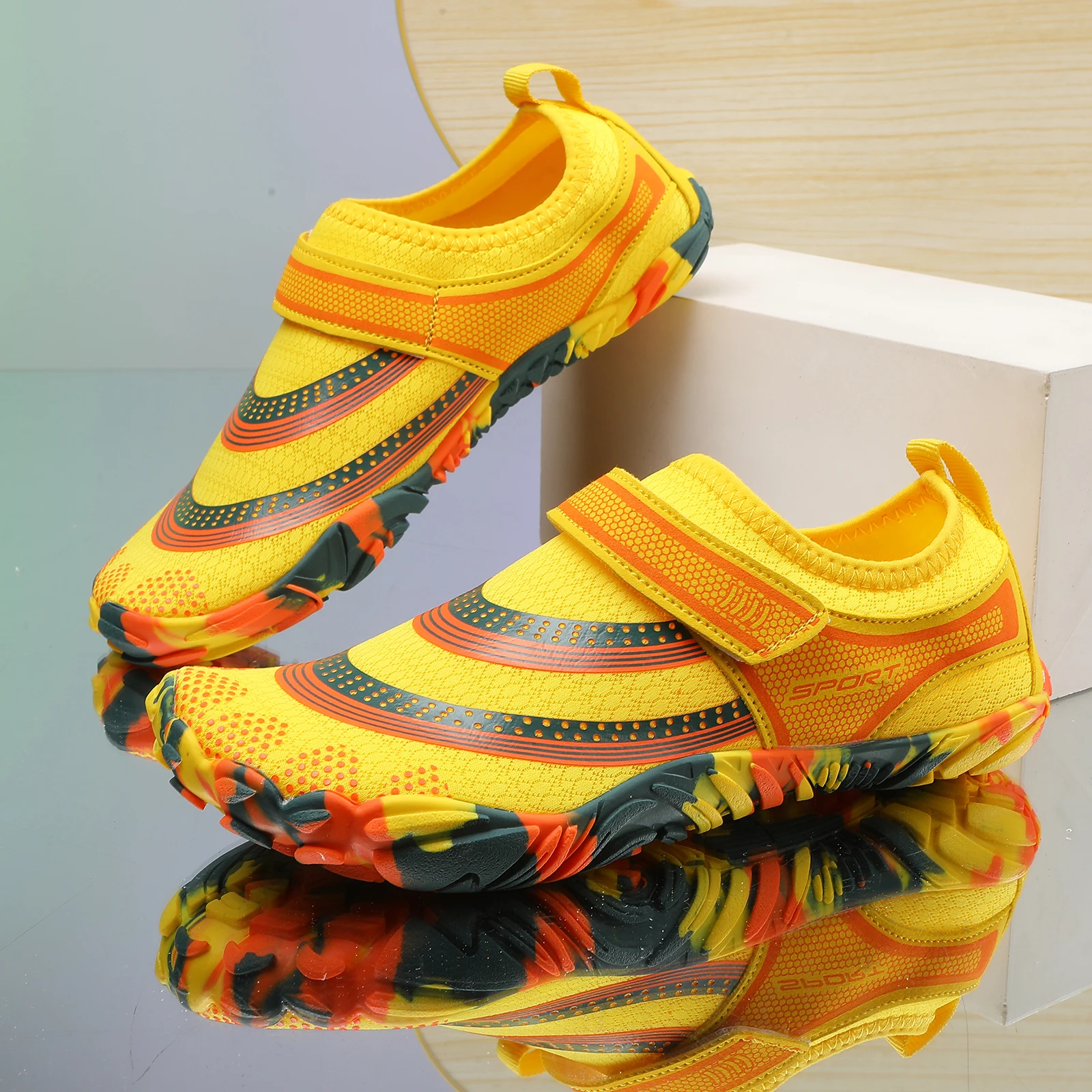 

Men Women Aqua Shoes Large Size Quick Dry Five Finger Water Shoes for Diving Snorkeling Kayaking Anti-Slip Outdoor