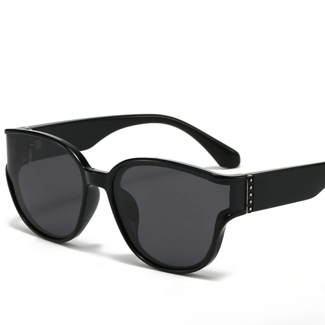 2025 New Women's Diamond-Encrusted Polarized Sunglasses - High-End Curved UV400 Protection, Fashion Street Photography Shades