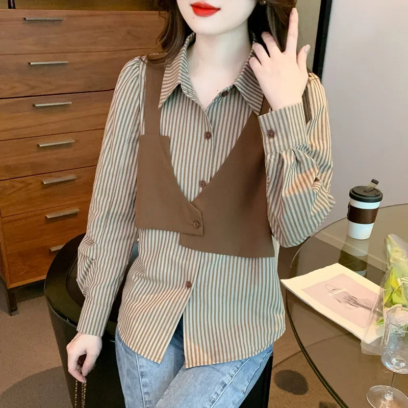 

Настоящий снимок, осенняя новая европейская универсальная рубашка в вертикальную полоску, женский модный жилет с длинными рукавами, искусственный прилив из двух предметов