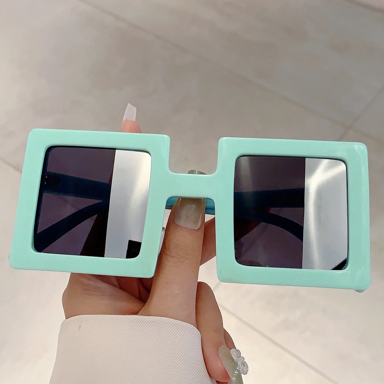 Kammpt lustige quadratische Sonnenbrille 2024 neu in Mode Semi Mirror Shades Frauen trend ige schicke Marke Design Anti-Reflex-Sonnenbrille