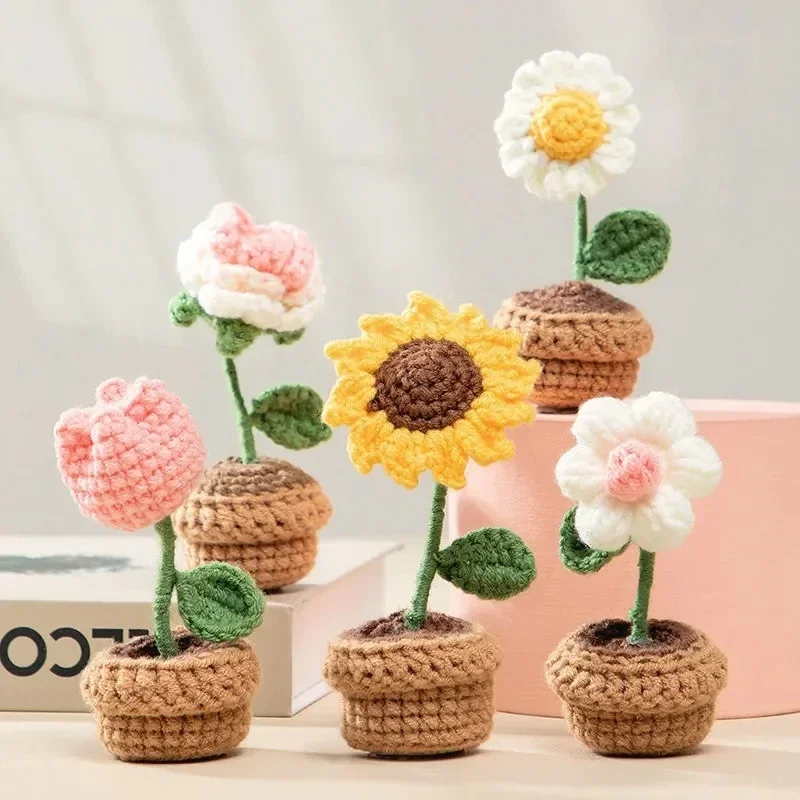 

Hand-knitted Sunflower Crochet Flowers, Artificial Faux Fake Flowers, Potted Woven Flower Desk Accessories, Wedding Gift for Gue