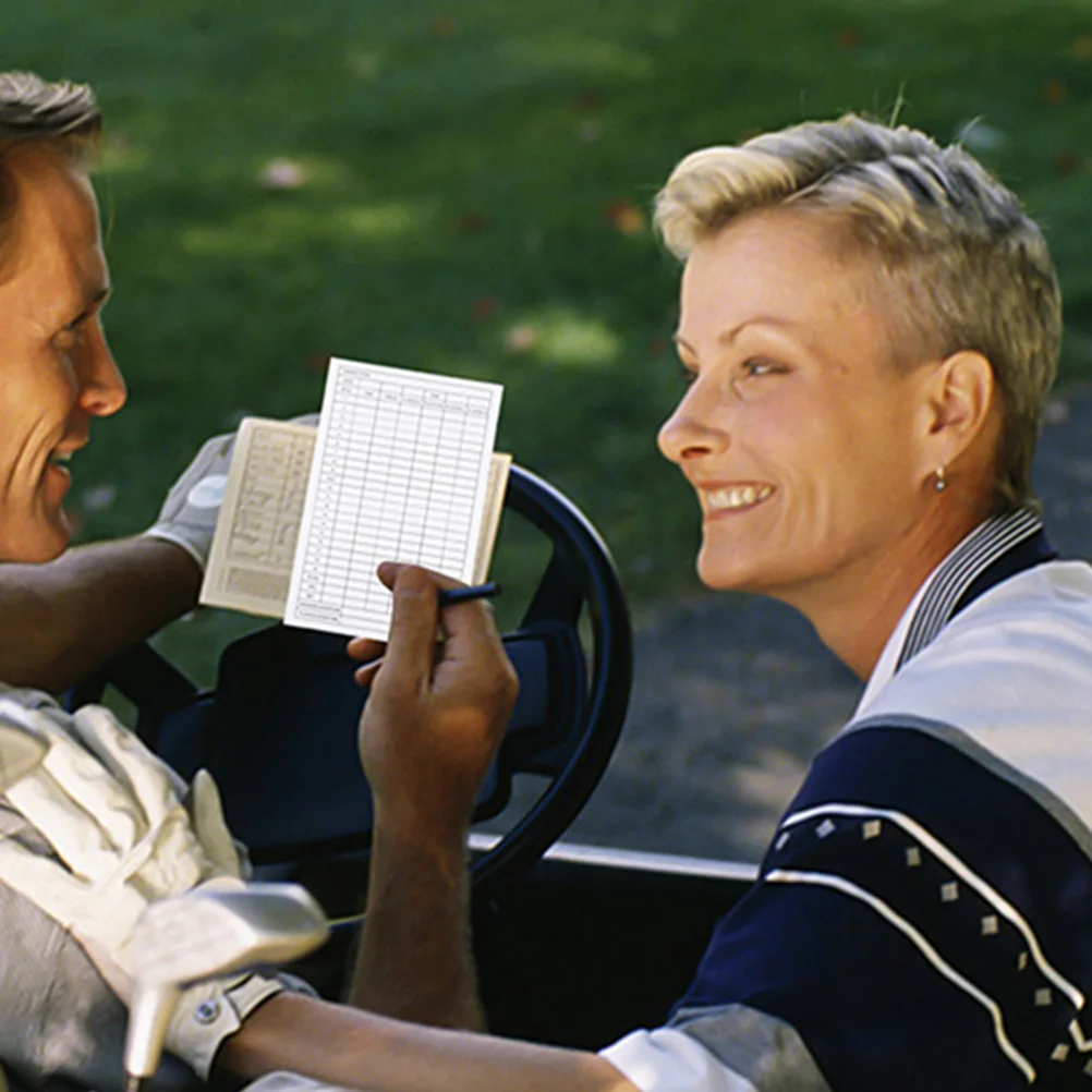 การ์ดคะแนนกอล์ฟแบบพิมพ์ 40 ชิ้น อุปกรณ์เสริมที่จำเป็นสำหรับนักกอล์ฟ ดีไซน์เรียบหรู โซลูชั่นการนับคะแนนที่เชื่อถือได้ อุปกรณ์เสริมสำหรับกอล์ฟในสนาม