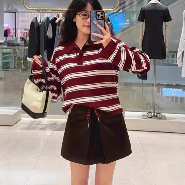 Damski sweter w paski z dzianiny na jesień i zimę 2025, długi rękaw, kołnierzyk, casualowy top damski.