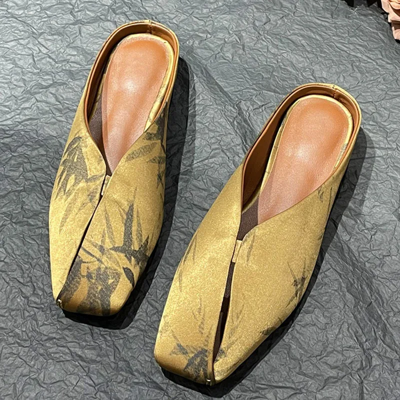 

New Chinese-style printed single-shoe women 2025 Summer and autumn French flat-bottomed elegant half-flip-top outerwear slippers