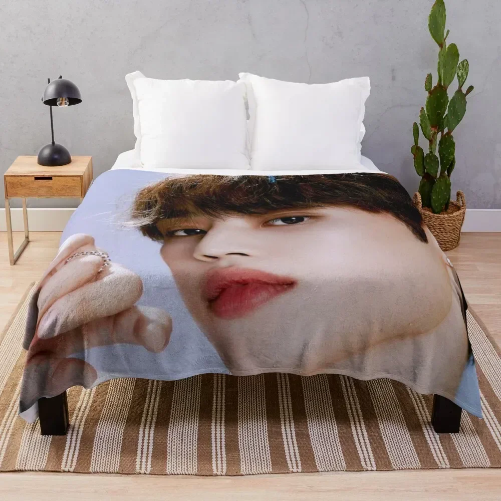 

sunwoo Throw Blanket Ultra Plush Cozy Blanket for Napping Sleeping