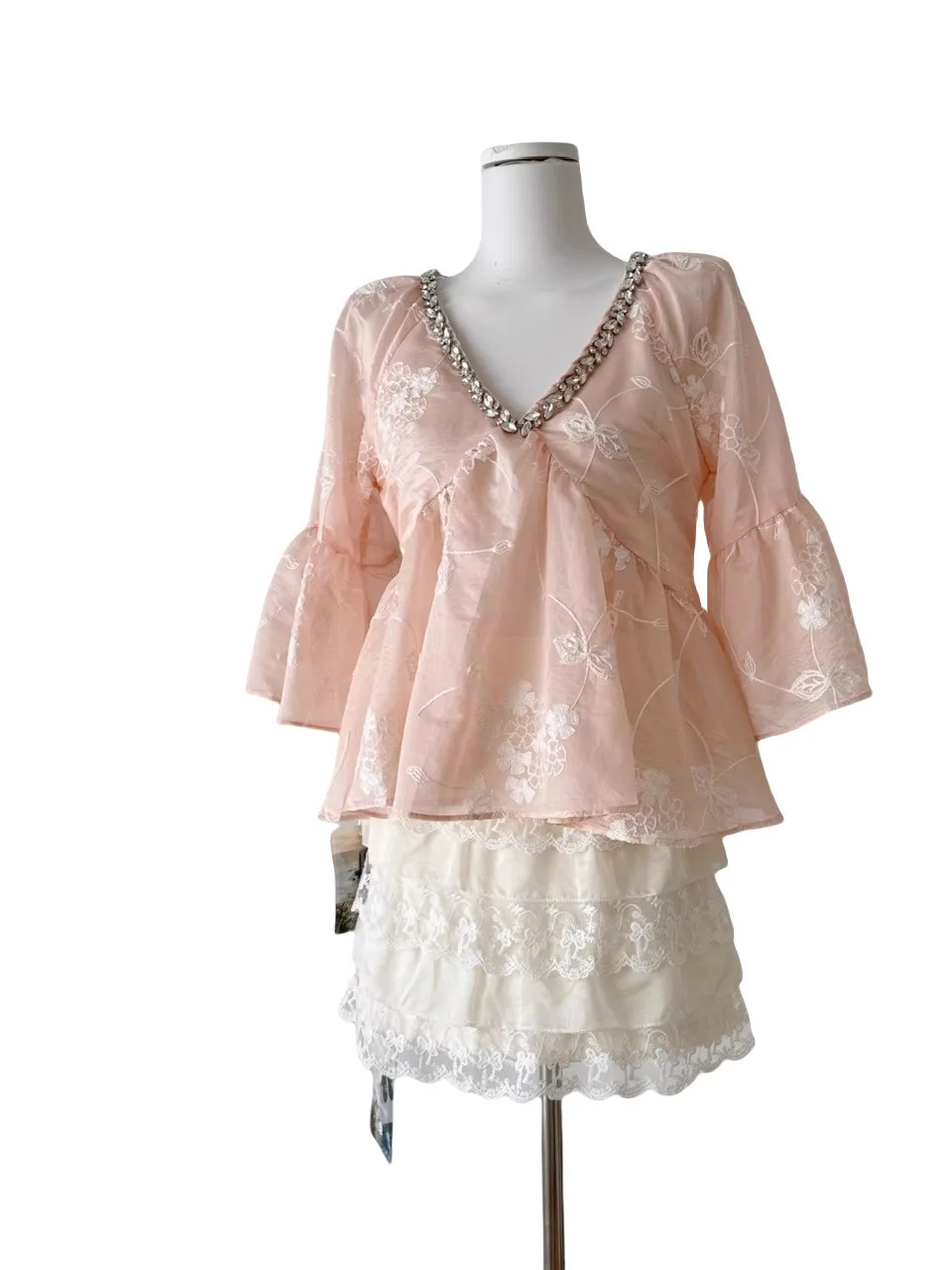 مجموعة تنورة رومانسية كلاسيكية مطرزة بشريط ماسي على شكل حرف V مع حواف من الدانتيل باللون الوردي للتخسيس للنساء الشابات