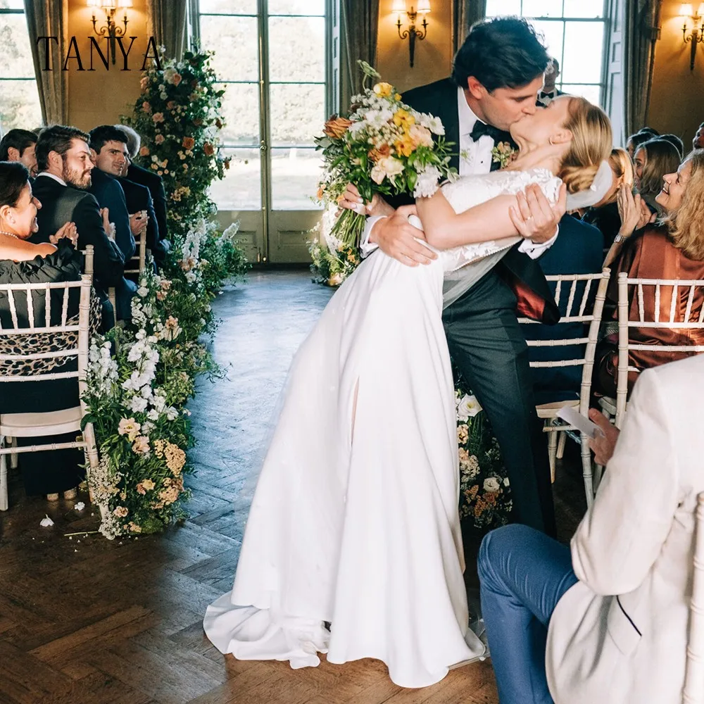 Hochzeitskleid vestido de novia de manga corta con cuello en V profundo, línea A, tren de barrido, vestido de novia suave y de encaje, abertura lateral alta, elegante