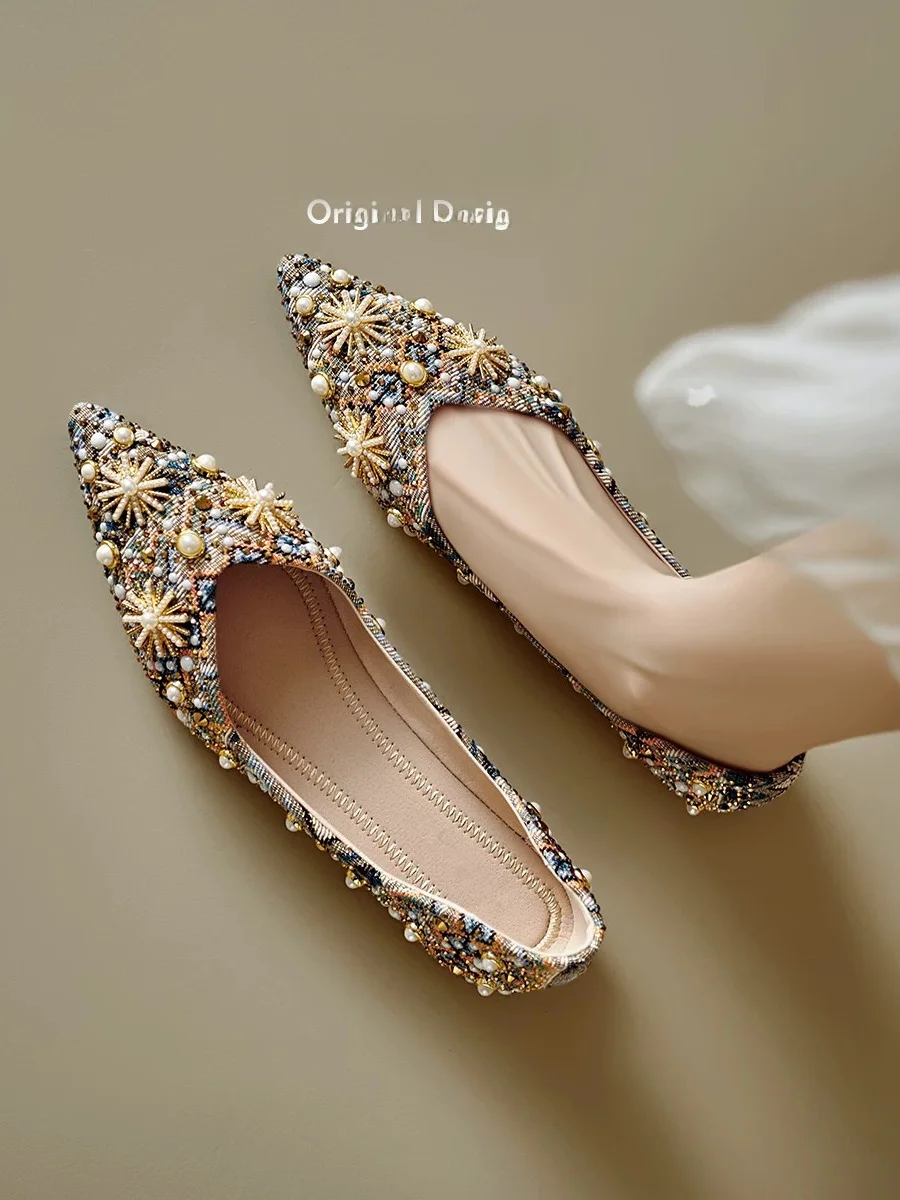 lamb-skin-version-pointed-toe-flat-bottom-slip-on-women's-shoes-diamond-embedded-ethnic-style-soft-bottom-comfortable-shoes