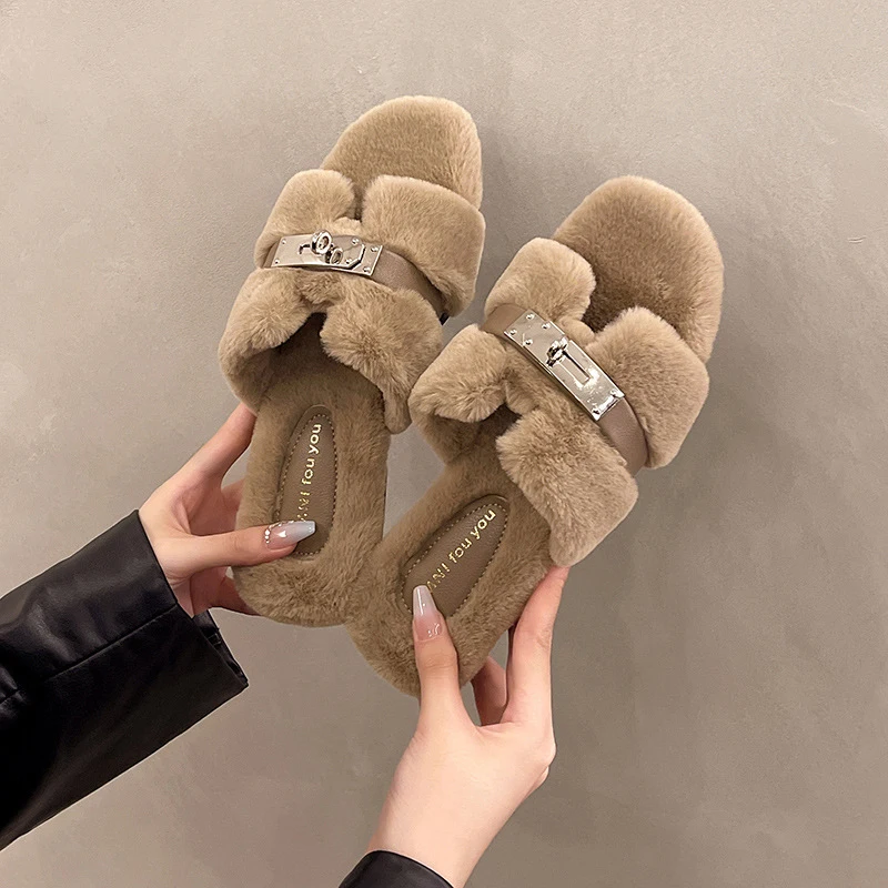 

Love horse outside wearing fluffy slippers women 2024 new silver button suede flip-flops autumn and winter home cotton