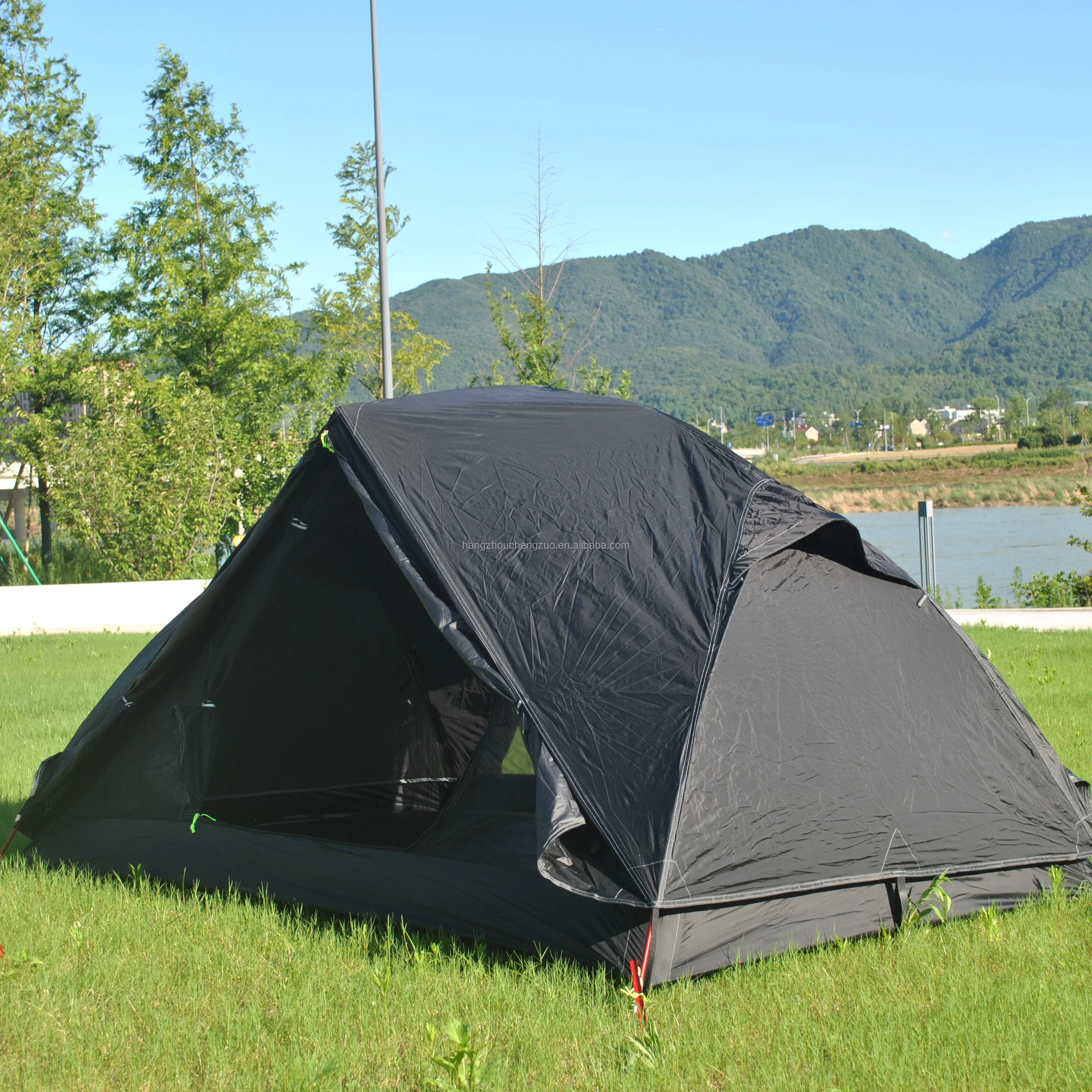 

Waterproof and easy to set up black tent, ultra-light 20D silicone nylon camping tent for 2 people, outdoor tent for 2 people, t