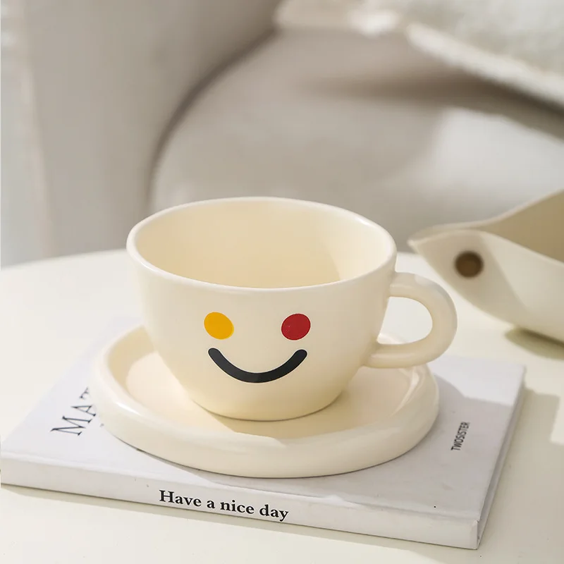 

Lovely Smiley Ceramic Coffee Irregular Hand Held Afternoon Tea Breakfast Milk Cup Bread Dim Sum Dish
