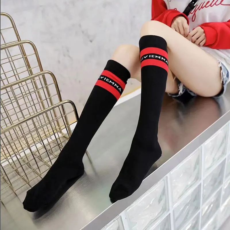 Nouvelle mode chaussettes VT lettres deux barres tricot hommes femmes Couple chaussettes noir blanc sport coton chaussette