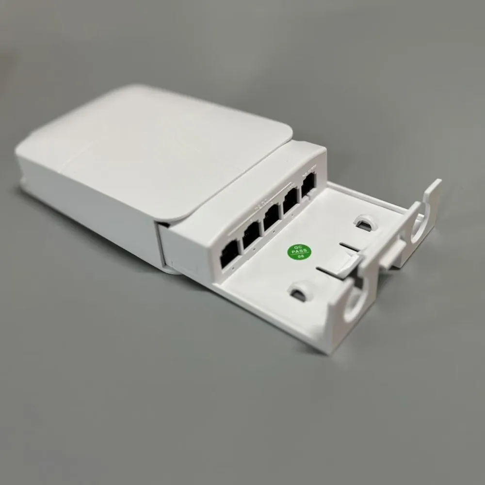 4/5 منفذ مقاوم للماء POE موسع 1 إلى 3/4 منفذ POE مكرر 10/100Mbps في الهواء الطلق شبكة التبديل PoE موسع لكاميرات IP