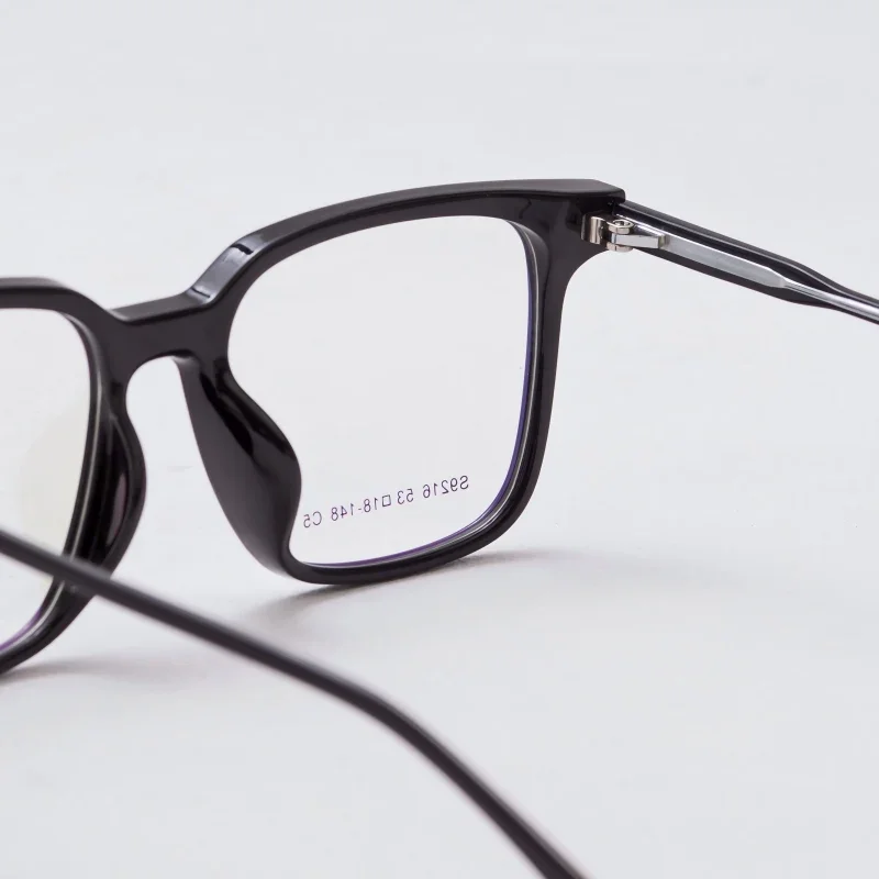 نظارات مربعة عصرية جديدة للنساء، نظارات مميزة مريحة، نظارات طبية تقدمية بدرجة مخصصة