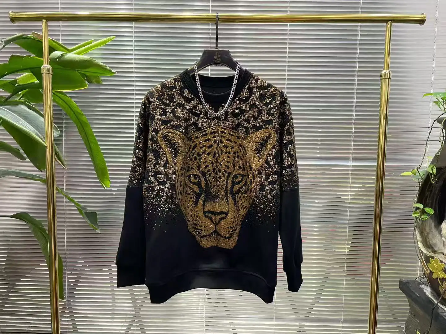 2025 New Fashion Handsome Trend Leisure Versatile Long-sleeved Sweatershirt Loose Hot Diamond Round Neck Black Personality Top