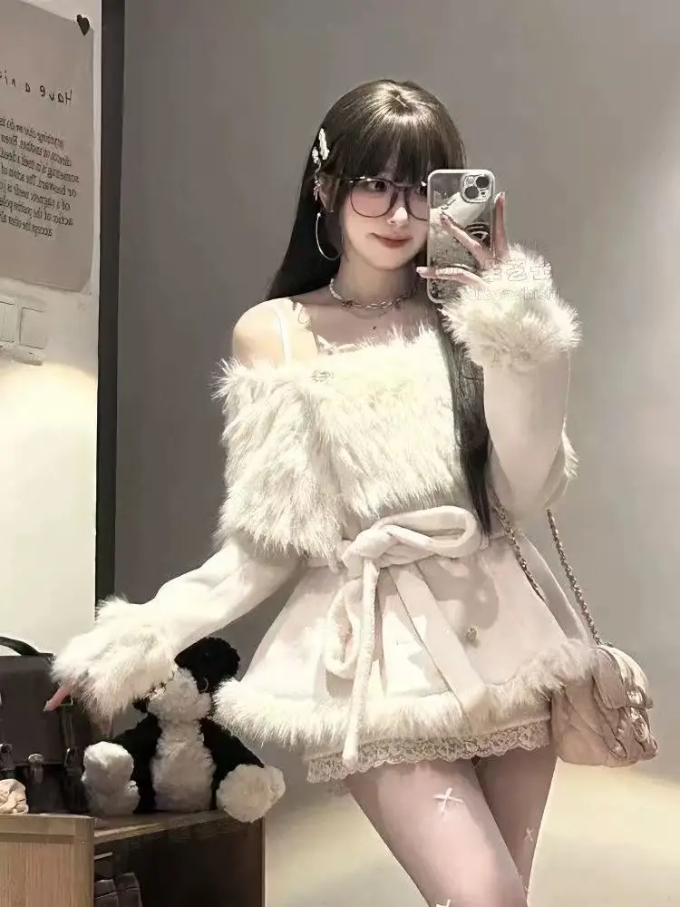 

Зимняя рождественская элегантная теплая шерстяная женская одежда Design Sense Coat + мини-тонкая юбка New Pure Desire Sweet Комплекты из 2 предметов 2025