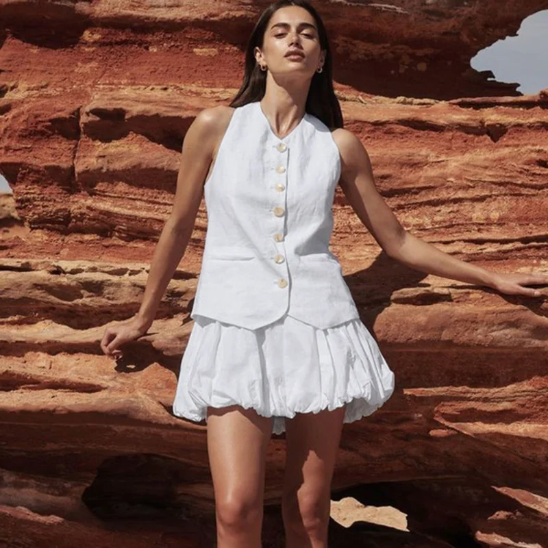 

White Short Skirt Two Piece Women New Sleeveless Vest Top Pleated Short Skirt Set Casual Fashion Short Dress Sets
