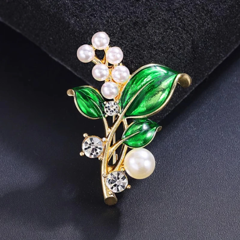 Delicate Enamel Flower Leaf Pearl Brooches for Women Small Lily of The Valley Lapel Pins Clothing Ornament Decoration Jewelry