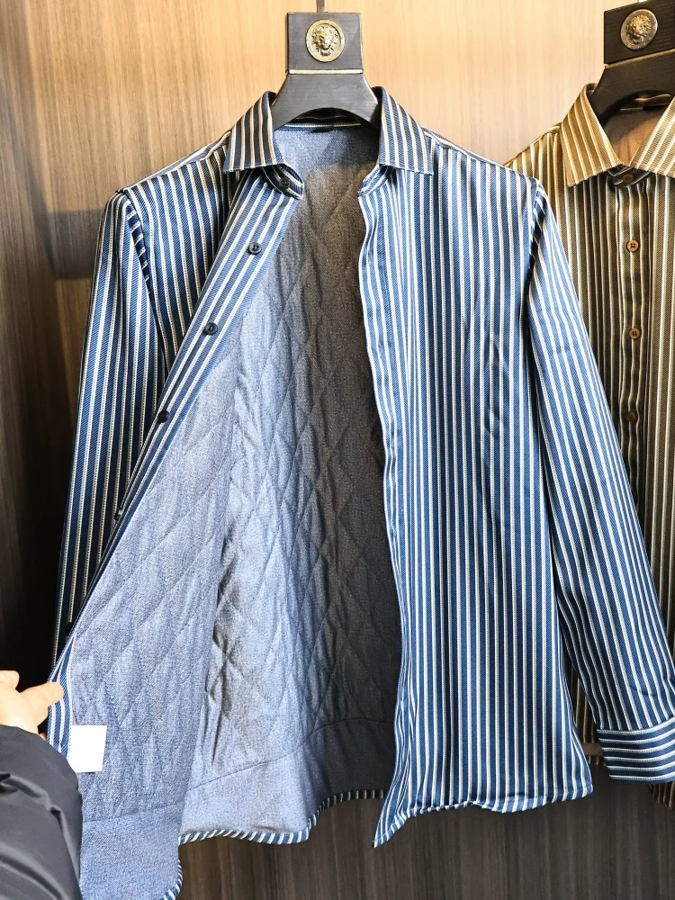

Мужская длинная смесь шерсти Sve Inner irt Faionable Stripe Pattern с теплым воротником Faion Urban Sle Stand Fit