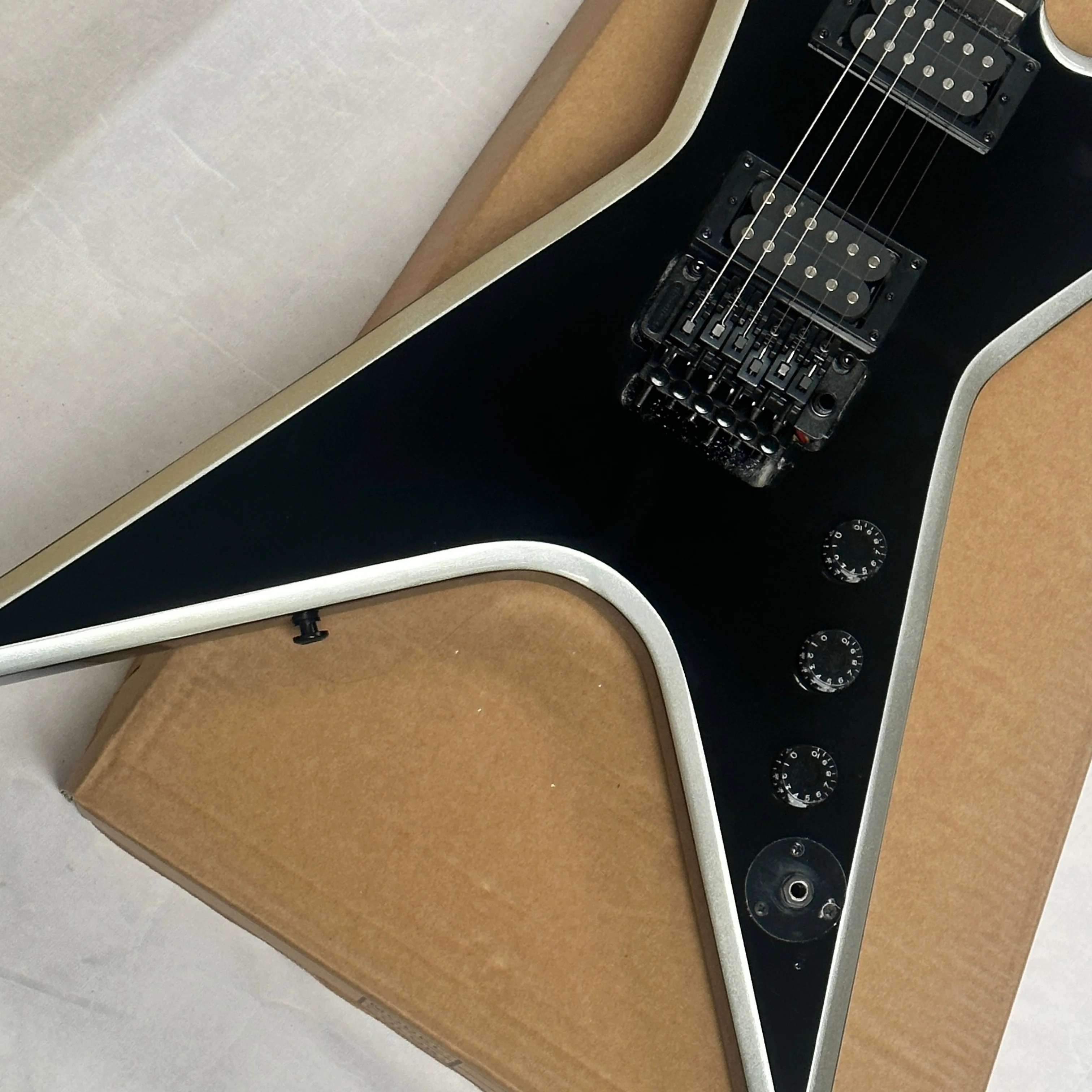 Electric Guitar Beginner - Nuova chitarra elettrica nera a 6