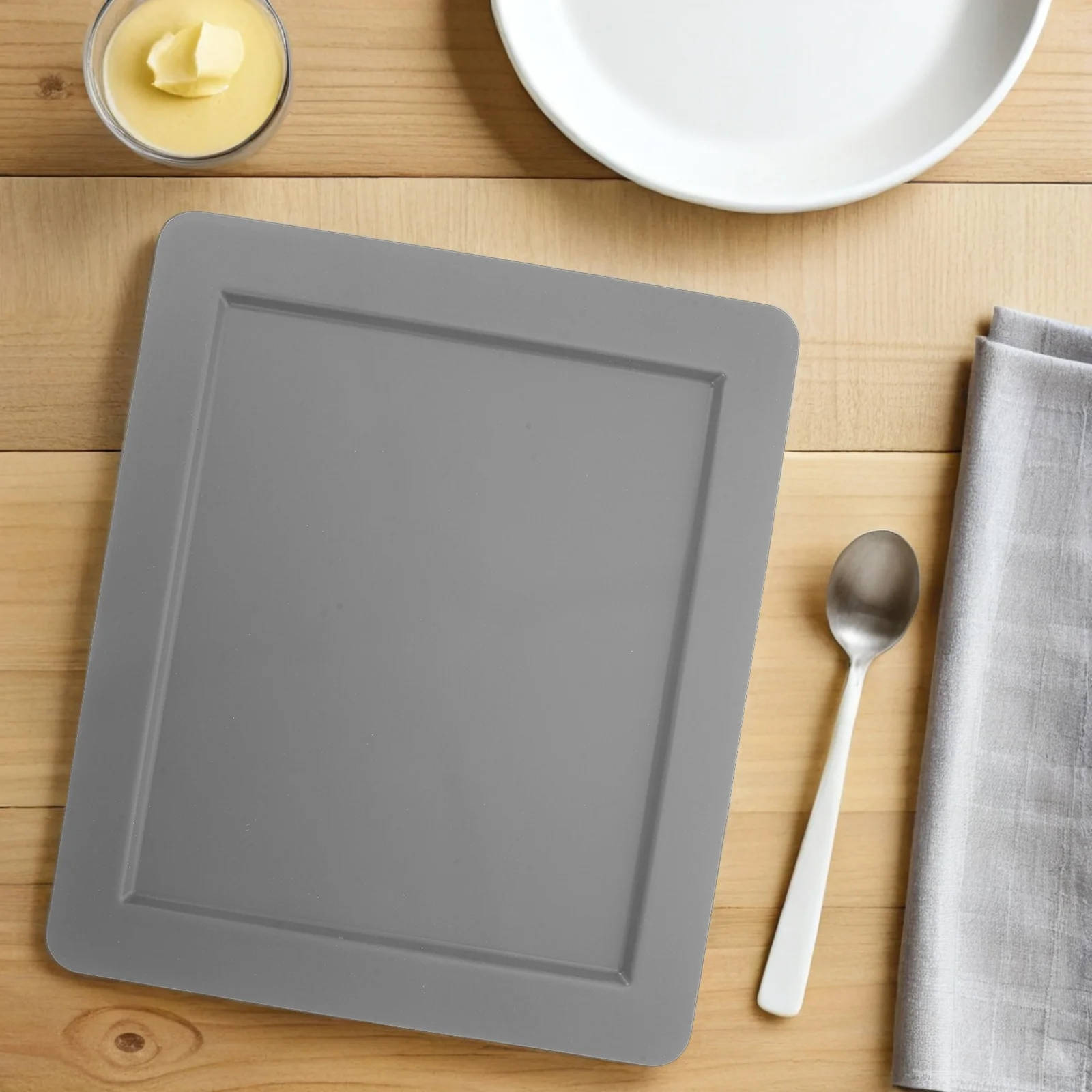 อุปกรณ์ครัวเด็กเล็ก 2 ชิ้น ถาดอบขนมเหมือนจริงสำหรับเด็กเล่นบทบาทสมมติ ใช้งานง่าย ปลอดภัย ทำความสะอาดง่าย พกพาสะดวก