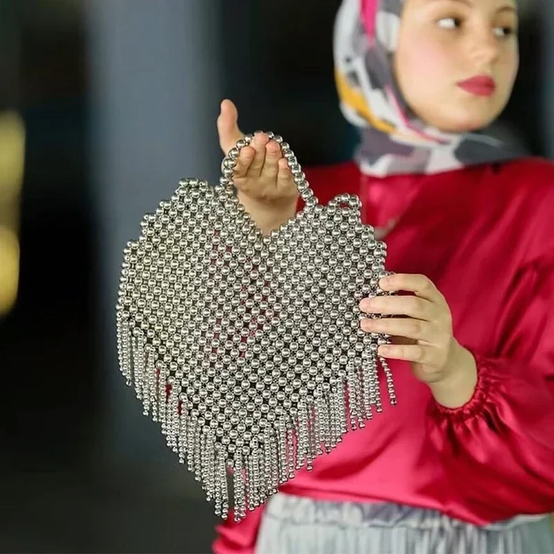 

Женская сумка ручной работы с тканым жемчугом для банкета и вечеринки, высокое качество, серебряное сердце, модная сумка с кисточками, сумка из бисера, изготовление на заказ