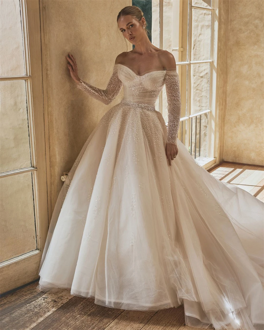 

Customized Sexy Ivory Organza Wedding Dress Boho Sweetheart Long Sleeves Robe de mariée Dreamy A-Line Court Train Robe de mariée