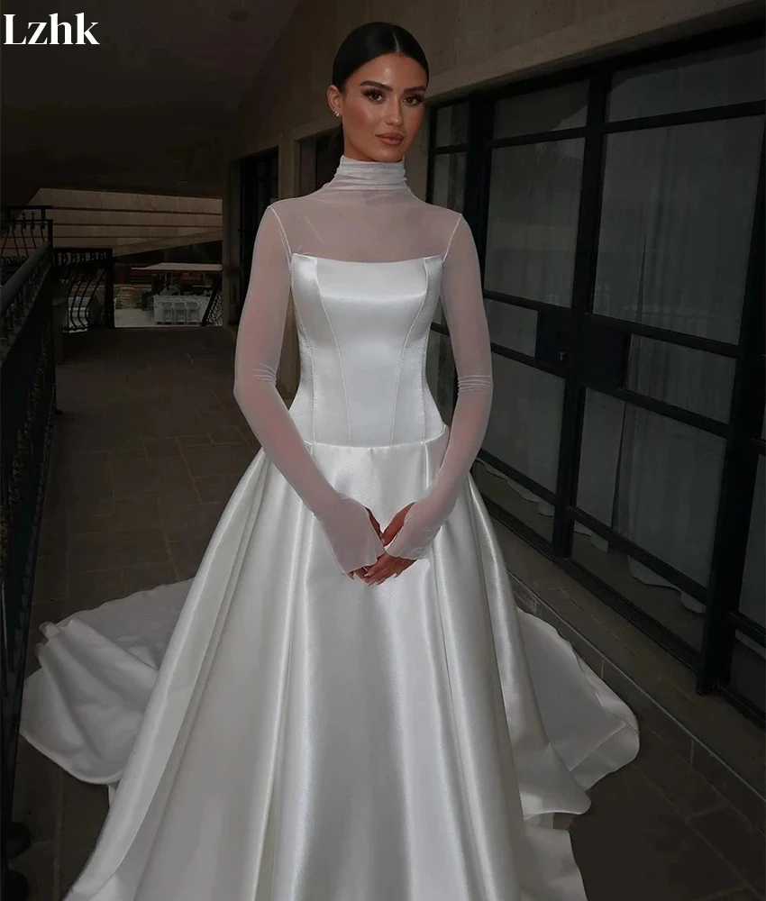 ชุดราตรีทรงเอไลน์ผ้าซาตินเนื้อละเอียดสั่งตัดพิเศษ คอสูง แขนยาว ยาวกรอมพื้น สำหรับงานแต่งงาน  รับตัดตามไซส์