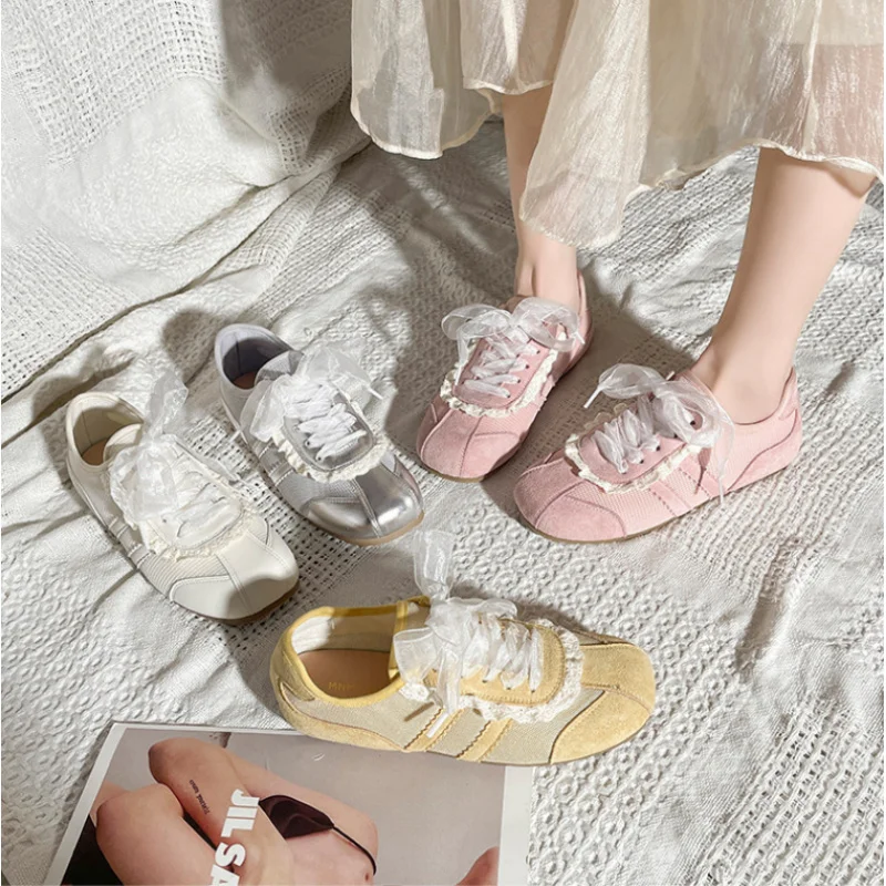 Zapatos de entrenamiento alemanes más vendidos de verano 2025, zapatos planos elegantes con cordones de malla transpirable y suela suave